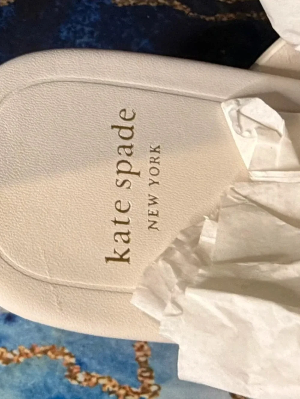 NIB Kate Spade Cream Leather Spade Flower Kitten Heel Sandals - Size 8